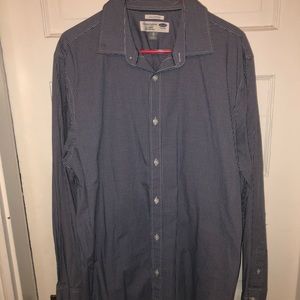 Men’s checkered button down shirt
